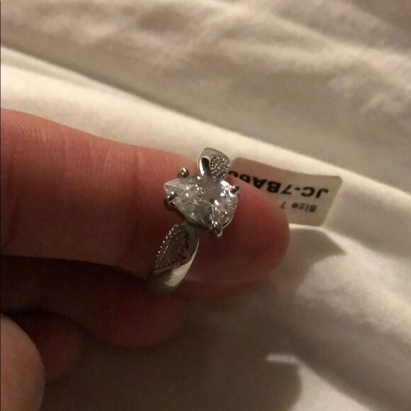 NEW Ring size 7 🖤💎 - Picture 1 of 5